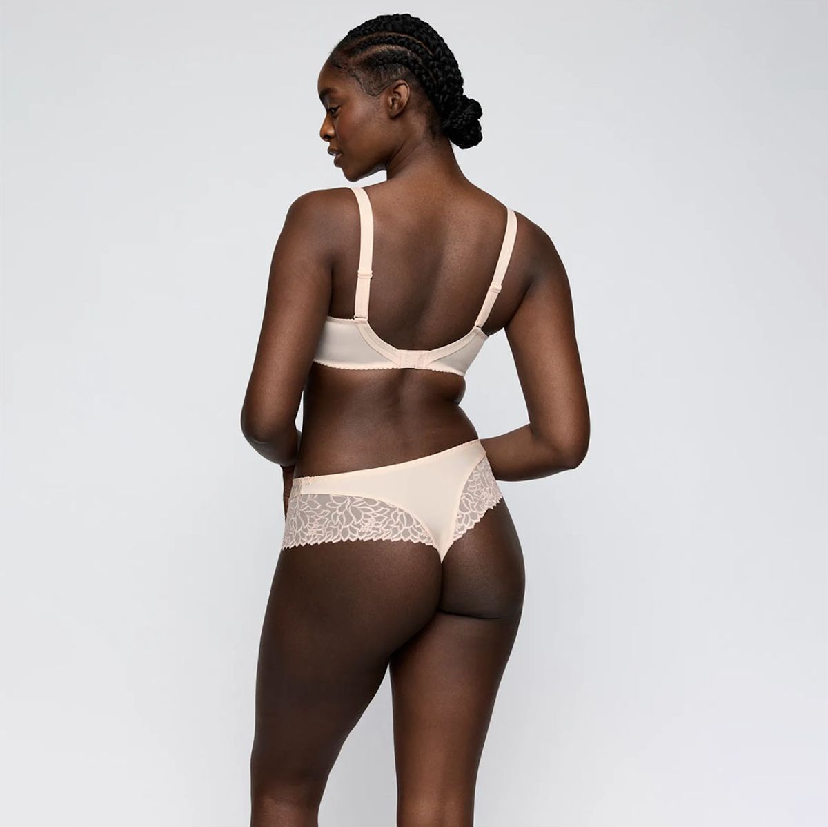 PrimaDonna Monterrey Luxury String - Venus