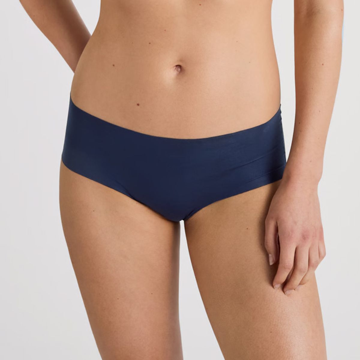 Calida Natural Skin Seamless Panty Peacoat Blue